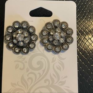 5/$10 Adorable earrings